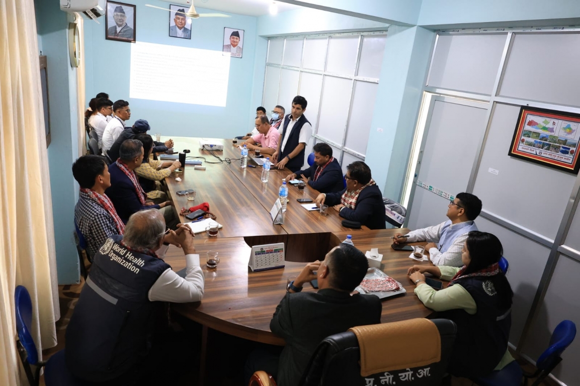 विश्व स्वास्थ्य संगठनका नेपाल  प्रतिनिधि डा. राजेश संभाजीराव पाण्डव र प्रदेश नीति तथा योजना आयोगका मा.उपाध्यक्ष डा.गंगादत्त नेपाल