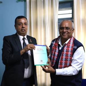 विश्व स्वास्थ्य संगठनका नेपाल प्रतिनिधि डा. राजेश संभाजीराव पाण्डव र प्रदेश नीति तथा योजना आयोगका मा.उपाध्यक्ष डा.गंगादत्त नेपाल